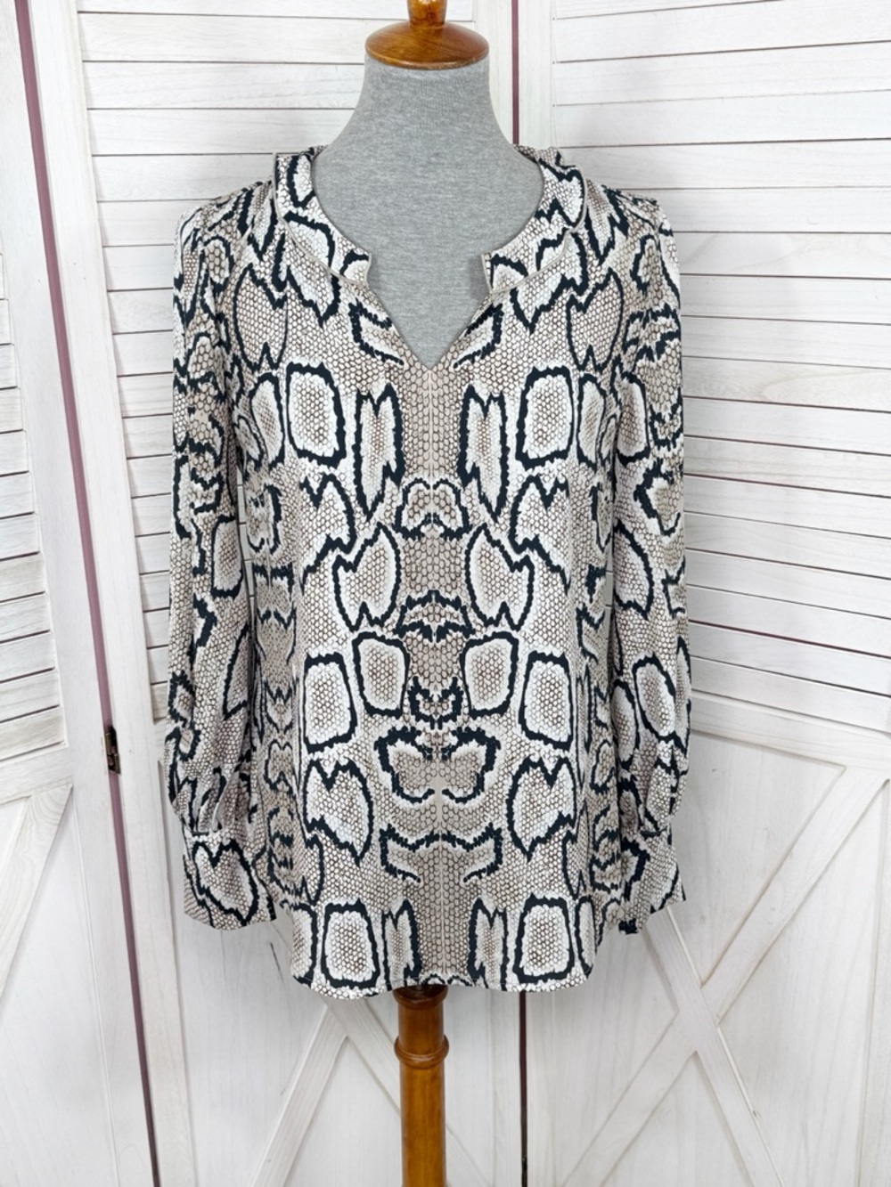 Cabi Serpentine Snake Print Ruffle Collar Blouse White Tan Black Small
